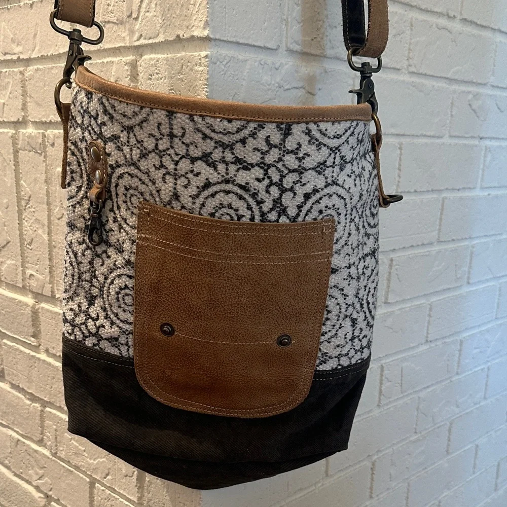 Stylish Brown & Cream Patterned Crossbody Tote